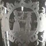 Großer Barock Pokal mit eingeschliffenem Motiv "Sich zuprostendes Paar" und Spruchband "Ein ander lieben ist redlich - Gesundheit halten ist dinlich" sowie rotem Faden im Stiel, 18.Jh. H. 22cm, Ø 9,5c… - фото 3