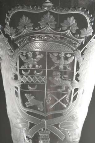 Barock Pokal mit fein eingeschliffenem Wappen von Ostfriesland auf der Kuppa, 18.Jh., H. 20,1cm, Ø 8,5cm, Fuß durch Silber ersetzt - photo 2