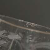 Biedermeier Glas Deckelhumpen mit floralem Schliff und Kartusche "Zum Andenken" auf tonnenförmigem in die Form geblasenen Korpus, Mitte 19.Jh., H. 21,2cm, min. berieben, best. - Foto 7