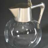 Dänische Glas Schankkanne in schlichter Kugelform mit Silber 925 Montierung, MZ: A. Michelsen, Kopenhagen, H. 17cm - Foto 1