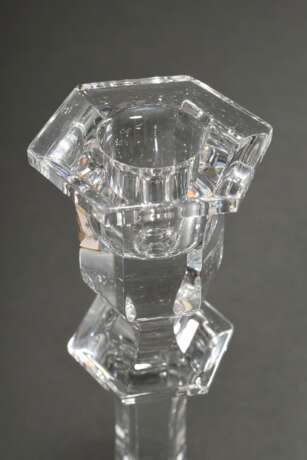 Oktogonaler Baccarat Kristall Leuchter mit facettiertem Balusterschaft, Boden sign., H. 22cm, min. Kratzer am Boden - Foto 2