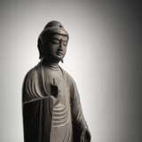 Frühe Figur des Amida Buddha aus Holz - photo 2