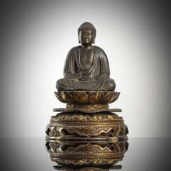 Bronze des Amida auf einem Lotusstand aus Holz