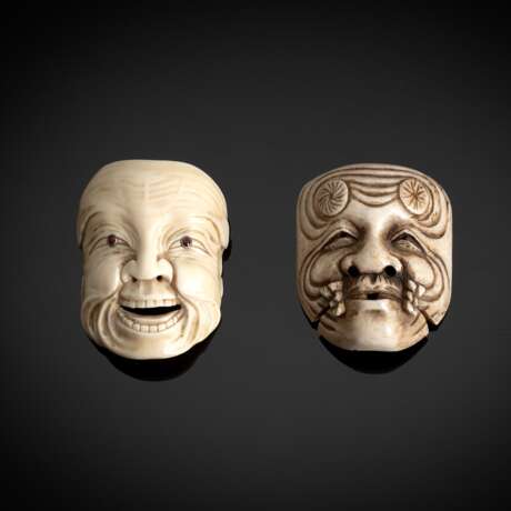 Zwei Masken-Netsuke, eine aus Elfenbein - Foto 1