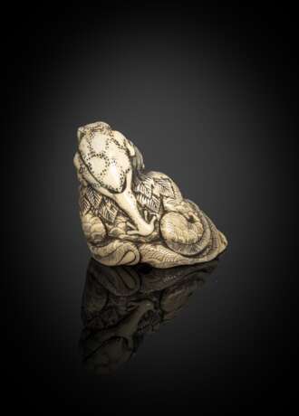 Netsuke des Gama Sennin aus Elfenbein von Yoshitomo - photo 2