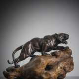 Bronze eines Tigers - photo 1