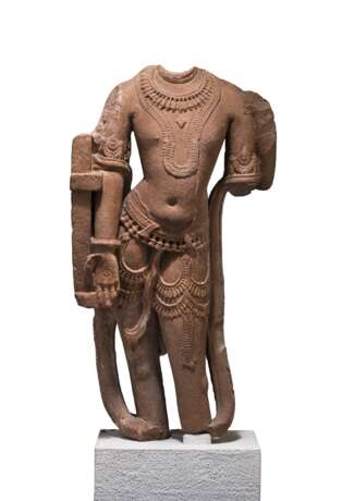 Schöne und feine Sandsteinfigur des Vishnu - фото 1