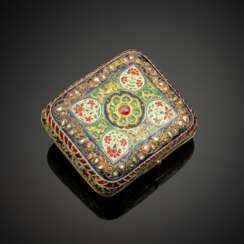Feine Deckeldose aus Gold mit Diamanten, Rubinen, Email und Smaragden im Moghul-Stil dekoriert