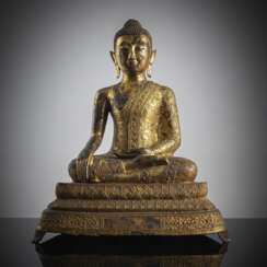 Gold, rot und schwarz lackierte Bronze des Buddha Shakyamuni