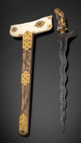 Prächtiger Fürsten-Keris mit Elfenbein- und Edelholz-Sarong und Goldapplikationen - photo 1