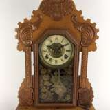 Portal-Uhr / Aufsatzuhr: Holzgehäuse, Boston manufactured by The E. Ingraham Co., um 1900, sehr gut. - Foto 1