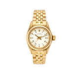 Rolex, Lady Oyster Perpetual Ref. 6619 | gold wristwatch | Year 1957 | Automatic movement | White dial with roman numerals | Case n. 268709 | Movement n. 43298 | Cal. 1161 | Diam. mm 26 - Foto 1