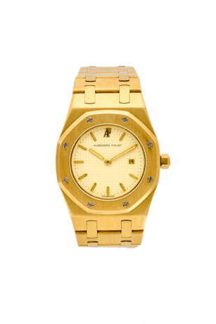 Audemars Piguet, Royal Oak Ref. 56271BA | gold wristwatch | 1980s | Quartz movement | White tapisserie dial with indexes and date | Case n. N.372 - C77951 | Diam. mm 30 | box only - photo 1