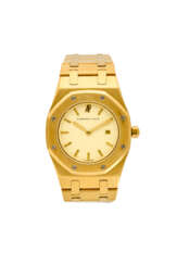 Audemars Piguet, Royal Oak Ref. 56271BA | gold wristwatch | 1980s | Quartz movement | White tapisserie dial with indexes and date | Case n. N.372 - C77951 | Diam. mm 30 | box only