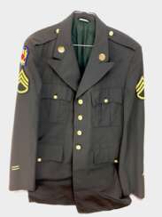 Unformjacke der US Army / US Armee: Staff-Sergeant / Unteroffizier, grünes festes Tuch, goldene Knöpfe, 20. Jahrhundert., sehr gut