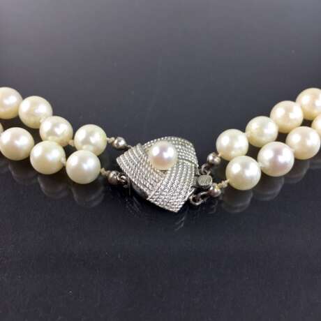 Elegante zweireihige Perl-Collier / Perlenkette: Akoya-Perlen, Handarbeitsverschluß Silber 925 rhodiniert, sehr gut. - photo 2