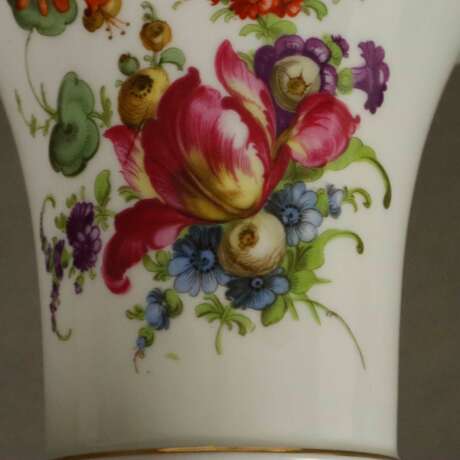 Vase mit Postament - Fürstenberg, 19. Jh., Porzellan, polych… - photo 6