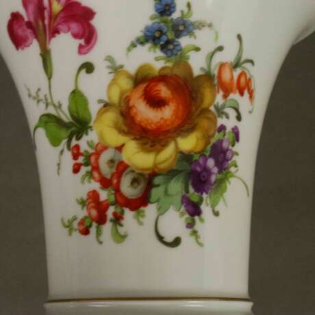 Vase mit Postament - Fürstenberg, 19. Jh., Porzellan, polych… - photo 7