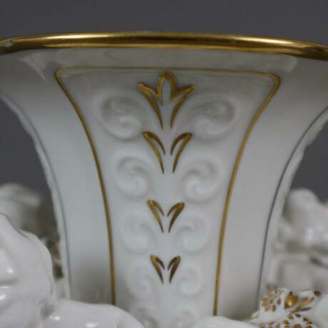 Puttenschale mit Vase - Porzellanmanufaktur Lorenz Hutschenr… - photo 2