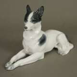 Liegende Hundefigur - Metzler & Orloff, Porzellan glasiert i… - фото 1