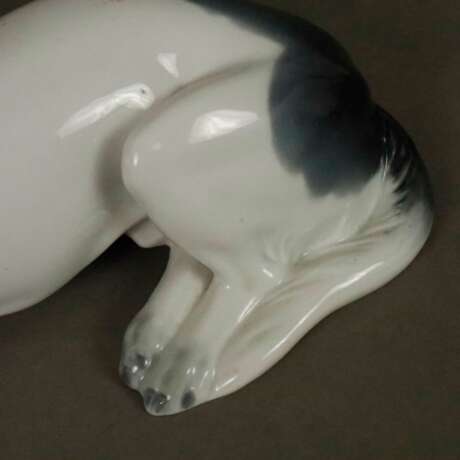 Liegende Hundefigur - Metzler & Orloff, Porzellan glasiert i… - Foto 5