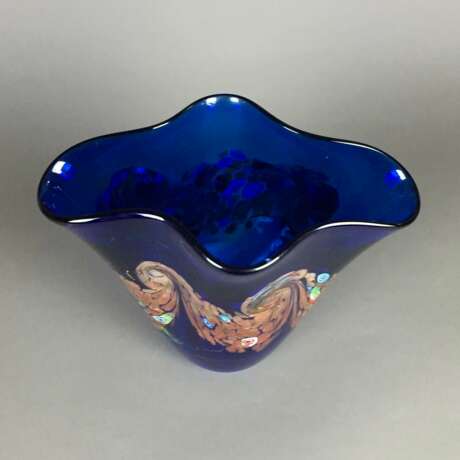 Glasvase - mehrfach gefaltete Wandung, blaues Glas, Dekor mi… - фото 6