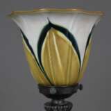 Jugendstil Tischlampe - um 1900/10, floral reliefierter Meta… - photo 3