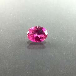 Rubellit / Roter Turmalin / Elbait: 1,0 Karat.