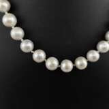 Perlenkette - Kette mit 36 hellgrauen Perlen von 10 bis 12 m… - фото 2