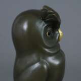 Bronzefigur "Büchereule" - 20. Jh., Bronze, polychrom gefass… - photo 3
