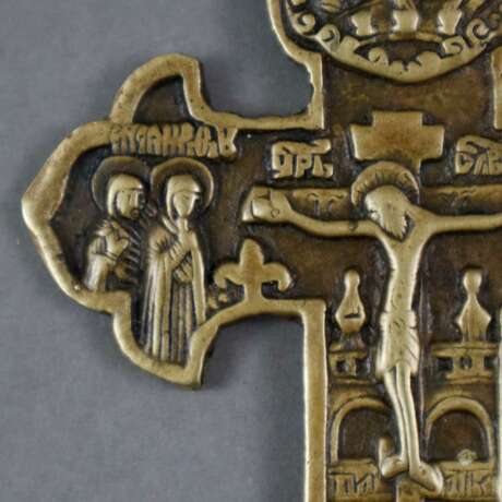 Kreuz - Russland, 19. Jh./um 1900, Gelbguss, reliefierte Dar… - Foto 4