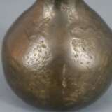 Kleiner Henkelkrug - Bronzelegierung mit brauner Patina, geb… - photo 5