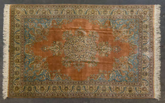 Orientteppich aus Seide. KAYSERI/TÜRKEI, 20. Jahrhundert, ca. 289x202 cm - фото 1