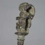 Antiker Bronzelöffel - Indien, tief gemuldete rundliche Laff… - фото 3