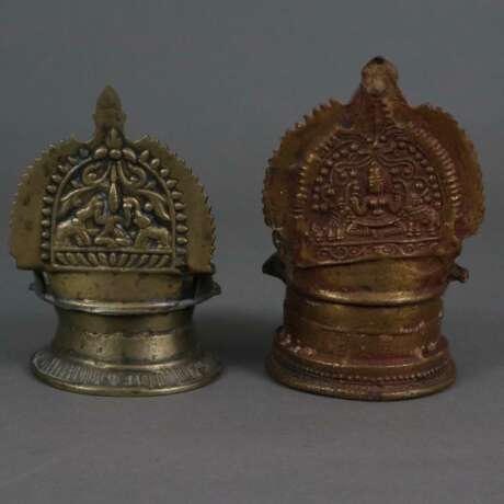Zwei Diya-Öllampen - Indien, vor 1900, Bronzelegierung, in t… - photo 8