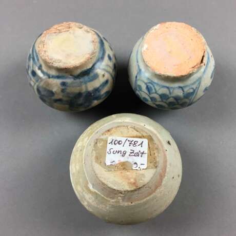 Drei kleine Miniaturgefäße - China, Ming-/Qing-Dynastie, geb… - Foto 5