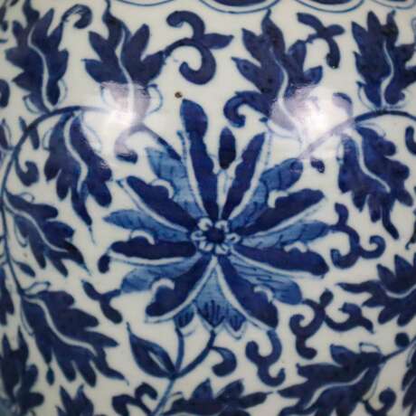 Blau-weiße Balustervase - China, späte Qing-Dynastie, Porzel… - Foto 4