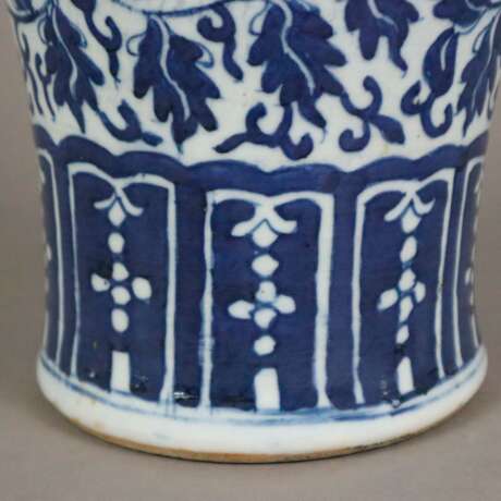 Blau-weiße Balustervase - China, späte Qing-Dynastie, Porzel… - Foto 8