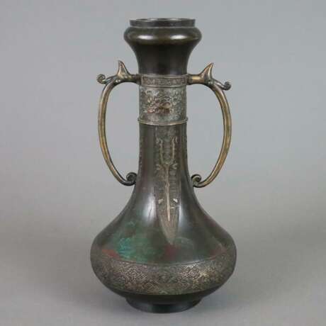 Hu-förmige Vase im archaischen Stil - China, helle Bronzeleg… - Foto 1