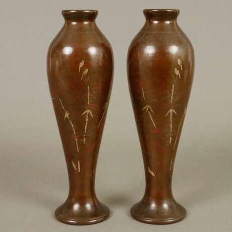 Vasenpaar - wohl China 19. Jh., schlanker Balusterkorpus, br… - photo 1