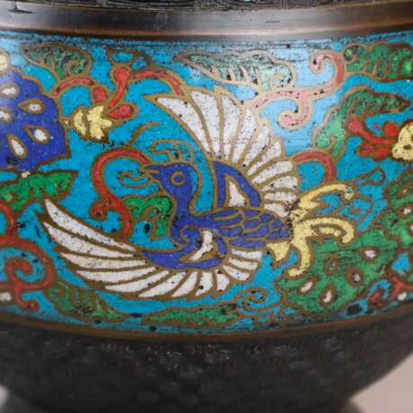 Cloisonné-Vase - China, 19.Jh., bauchiger Korpus mit zwei He… - фото 4