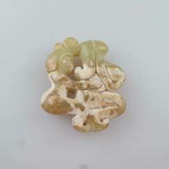 Jade mit erotischer Paarszene- China, gelblich grüne Jade, t…