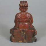 Figurine eines sitzenden Adligen mit Opfergabe - China, ausg… - Foto 7
