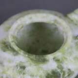 Zierkanne aus Jade - China, Schnitzarbeit aus heller grünlic… - photo 3
