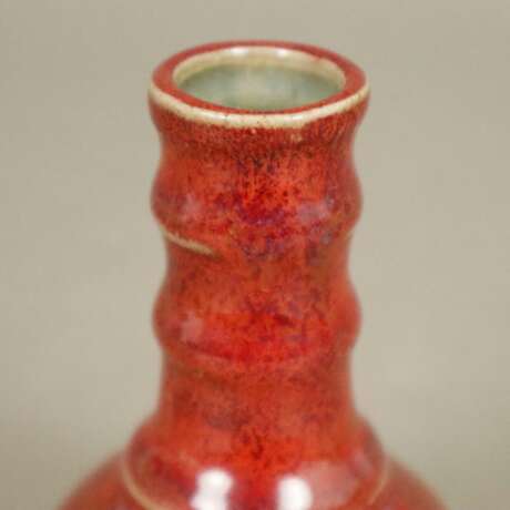 Kleine „Ochsenblut“-Flaschenvase - China, kugelbauchige Form… - photo 2