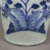 Vase mit Shishis als Handhaben - China um 1900, Porzellan, h… - Foto 7