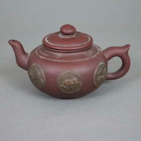Drei kleine Zisha-Teekannen - China, Yixing-Steinzeug, unter… - фото 10