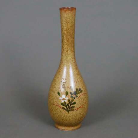Flaschenvase - Japan, Keramik mit floraler Bemalung in Aufgl… - Foto 2