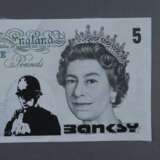 Banksy - "Dismal 5 Pound Canvas" mit "Rude Copper"-Motiv, 20… - Foto 2