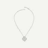NO RESERVE | VAN CLEEF & ARPELS MOTHER-OF-PEARL 'ALHAMBRA' NECKLACE - фото 3